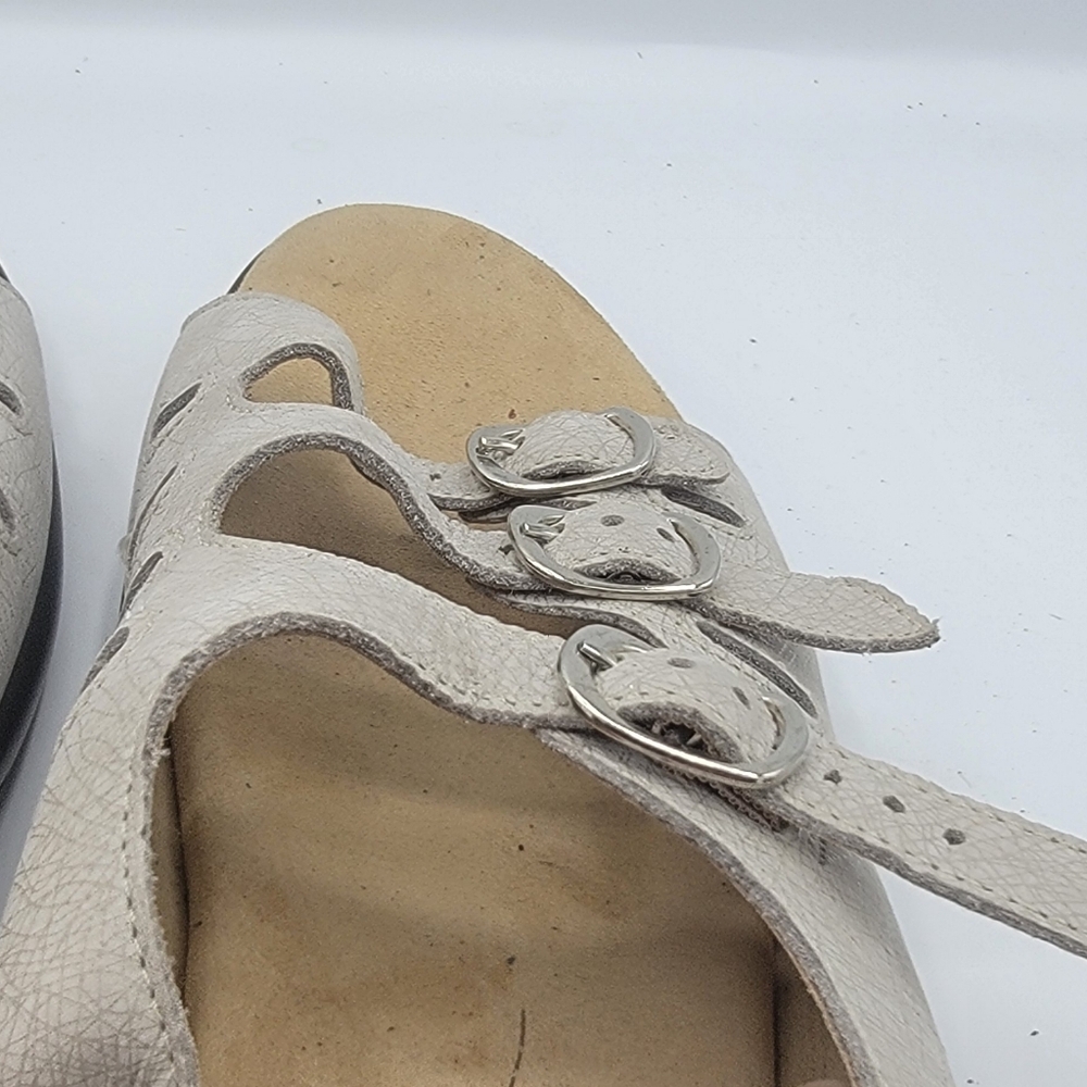 SAS Beige Sandals - Picture 12 of 14